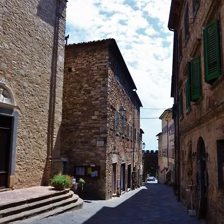 Apartment La Mansarda Del Chiostro Suvereto